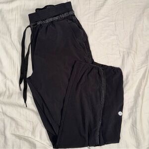 Joggers with satin accents